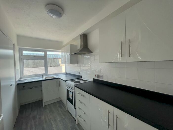 3 Bedroom Maisonette To Rent In The Broadway, Plymouth, PL9