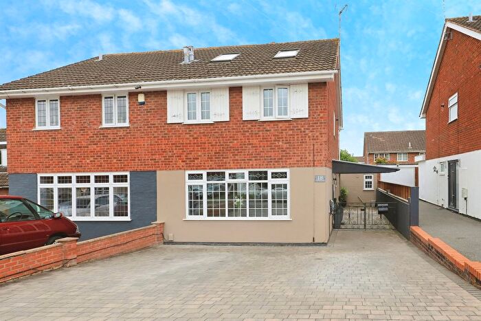 4 Bedroom Semi-detached House For Sale In Elmdale Drive, Kidderminster, DY10