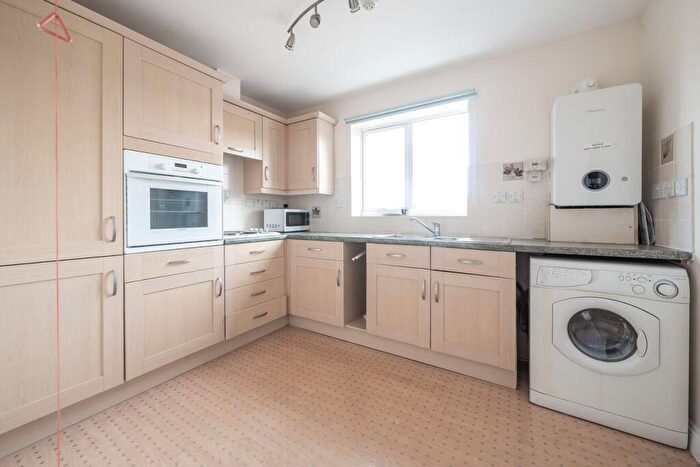 1 Bedroom Retirement Property For Sale In Hancock Drive, Luton, LU2