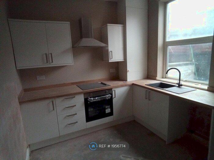 2 Bedroom Terraced House To Rent In Provident Street, Shaw, Oldham, OL2