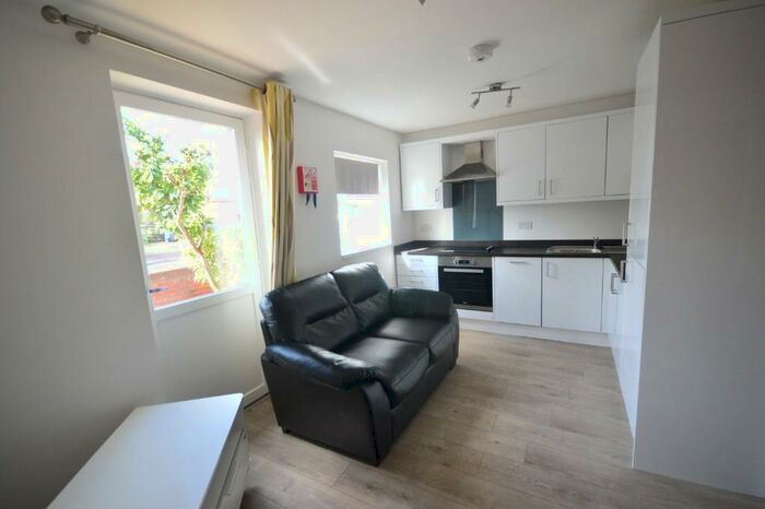 5 Bedroom Flat Share To Rent In Flat, Tiverton Way, Cambridge, Cambridgeshire, CB1