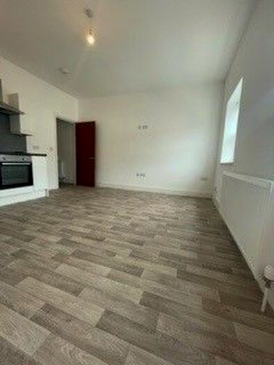 1 Bedroom Flat To Rent In Central Road, Ramsgate, CT11