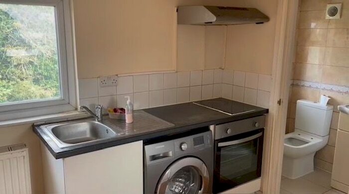 1 Bedroom Terraced House To Rent In St. Raphaels Way, London, NW10