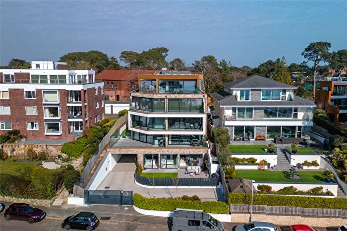 2 Bedroom Apartment For Sale In Chaddesley Glen, Poole, Dorset, BH13
