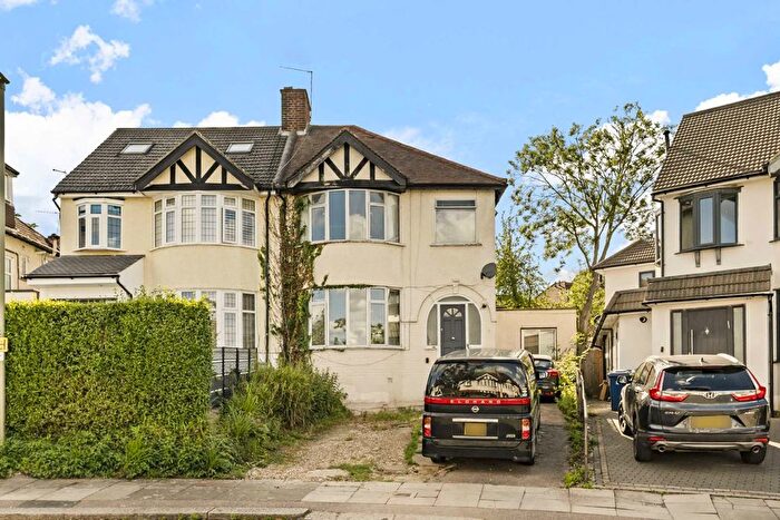 4 Bedroom Semi-Detached House For Sale In Tenterden Drive, London, NW4