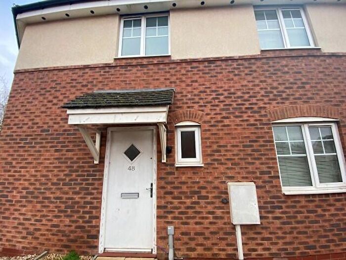 3 Bedroom Flat To Rent In Farnborough Avenue, Rugby, CV22