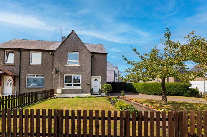 2 Bedroom Semi-Detached House For Sale In Stewartfield Crescent, Broxburn, EH52