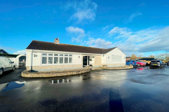 3 Bedroom Detached Bungalow To Rent In Longham, BH22