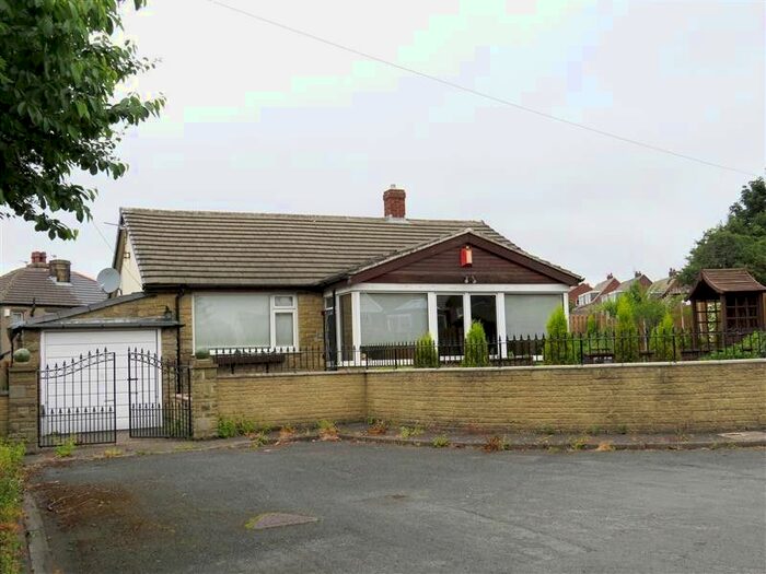 2 Bedroom Bungalow To Rent In Thorn Close, Shipley, West Yorkshire, BD18