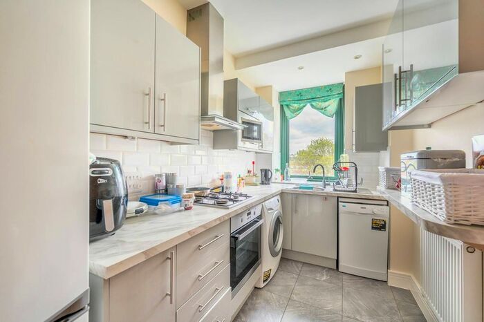 2 Bedroom Flat To Rent In Brunswick Road, Ealing, London, W5