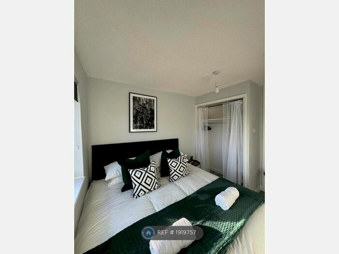 1 Bedroom Flat To Rent In Studio Way, Borehamwood, WD6