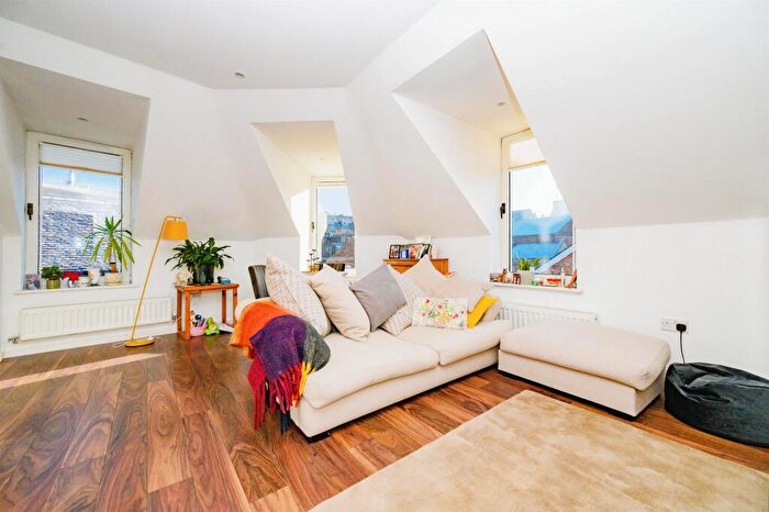 2 Bedroom Flat To Rent In Lower Dagnall Street, St Albans, AL3