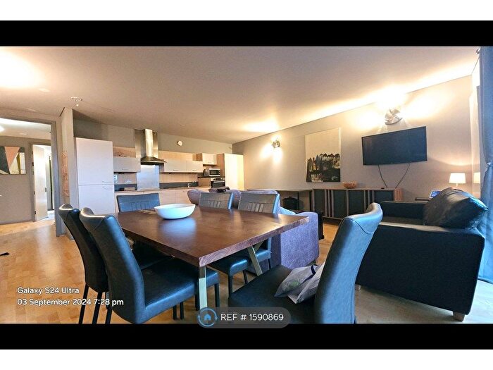 3 Bedroom Flat To Rent In Farnsworth Court, London, SE10