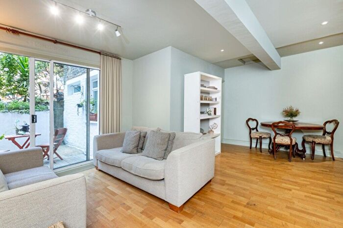 2 Bedroom Flat For Sale In Eardley Crescent, Earls Court, London, SW5