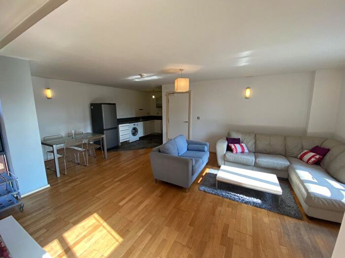 2 Bedroom Apartment To Rent In City Gate, Blantyre Street, Castlefield, Manchester, M15