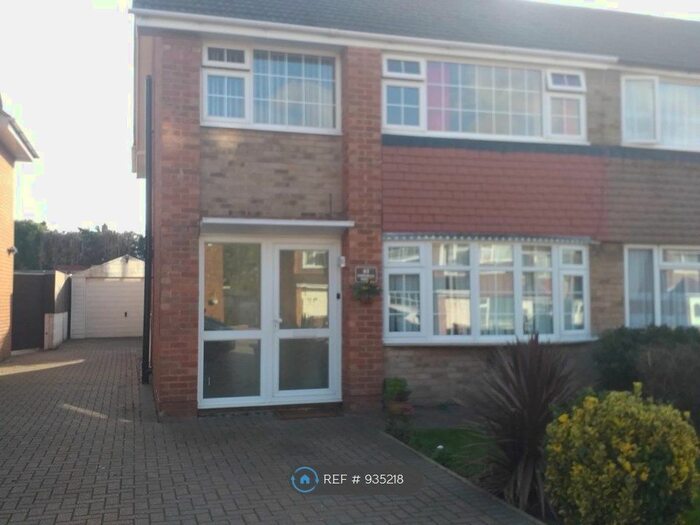 4 Bedroom Semi-Detached House To Rent In Imperial Drive, Gravesend, DA12