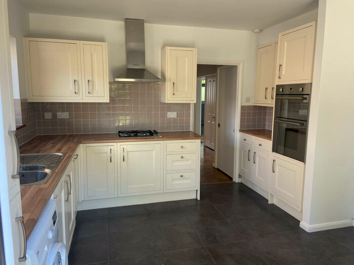 3 Bedroom Bungalow To Rent In Clockhouse Lane, Romford, Essex, RM5