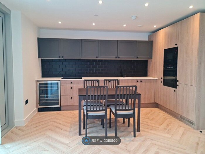 2 Bedroom Flat To Rent In Bankside Boulevard, Salford, M3