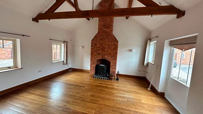 4 Bedroom House To Rent In Home Farm Yard, Hollowell, Northampton, NN6