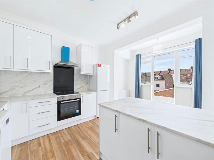 3 Bedroom Maisonette To Rent In Hotwell Road, Bristol, BS8