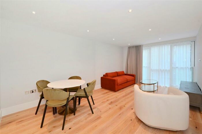2 Bedroom Apartment To Rent In Baker Street, Marylebone, London, NW1