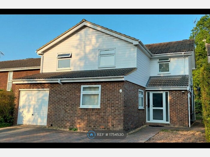 5 Bedroom Detached House To Rent In Sarum, Bracknell, RG12