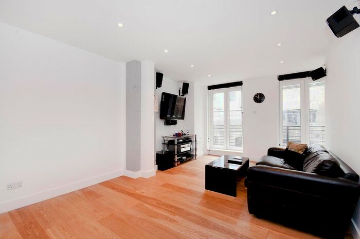 2 Bedroom Flat To Rent In Old Street, Islington, EC1V
