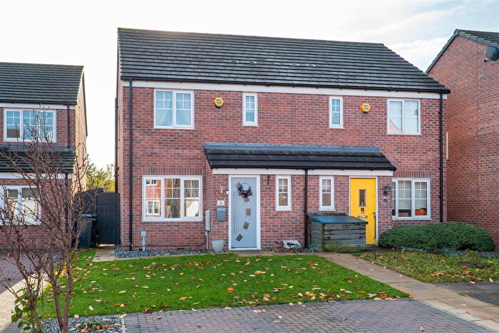 3 Bedroom Semi Detached House For Sale In Aspenwood Close, Bamber Bridge, Preston, PR5