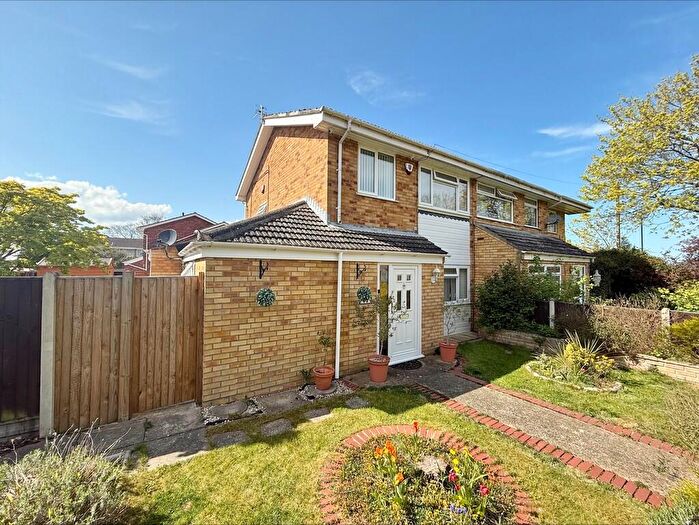 4 Bedroom Semi-Detached House For Sale In Heather Road, Belton, NR31