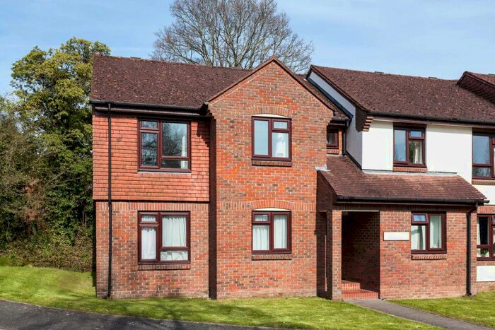 1 Bedroom Flat To Rent In Gorringes Brook, Horsham, RH12