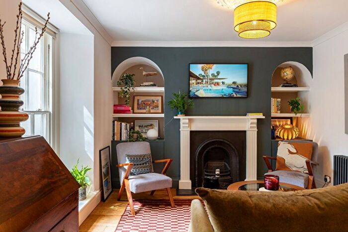 2 Bedroom Flat For Sale In Caledonia Place, Clifton, Bristol, BS8