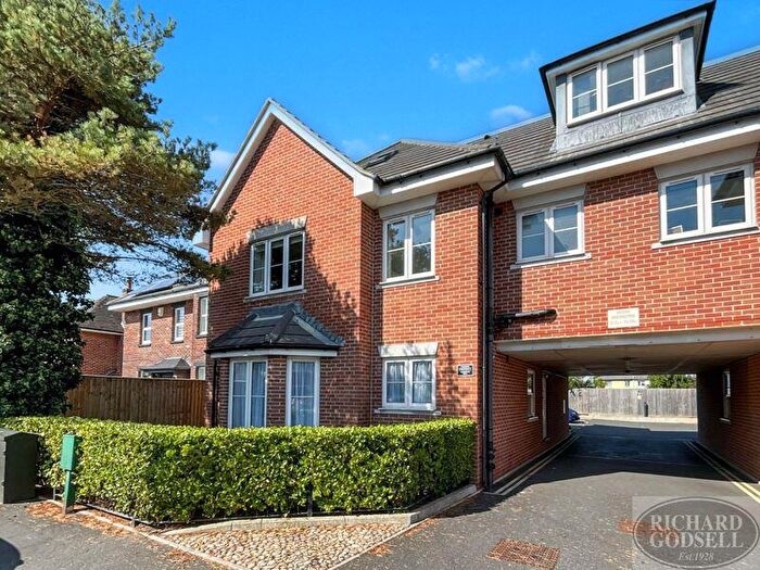 2 Bedroom Flat For Sale In Christchurch, BH23