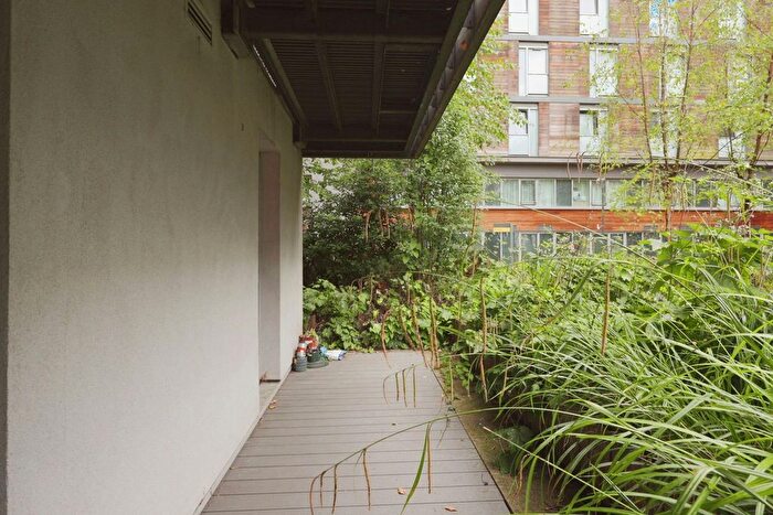 2 Bedroom Flat For Sale In Cardinal Building, Station Approach, Hayes, UB3