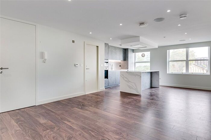 3 Bedroom Flat To Rent In Kingston House South, Ennismore Gardens, SW7