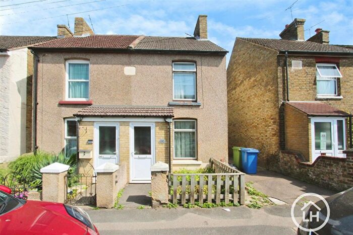 2 Bedroom Property For Sale In Park Road, Sittingbourne, ME10
