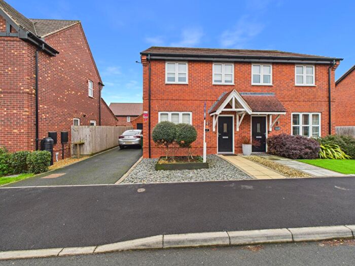 3 Bedroom Semi Detached House For Sale In Statham Close, Mickleover, DE3