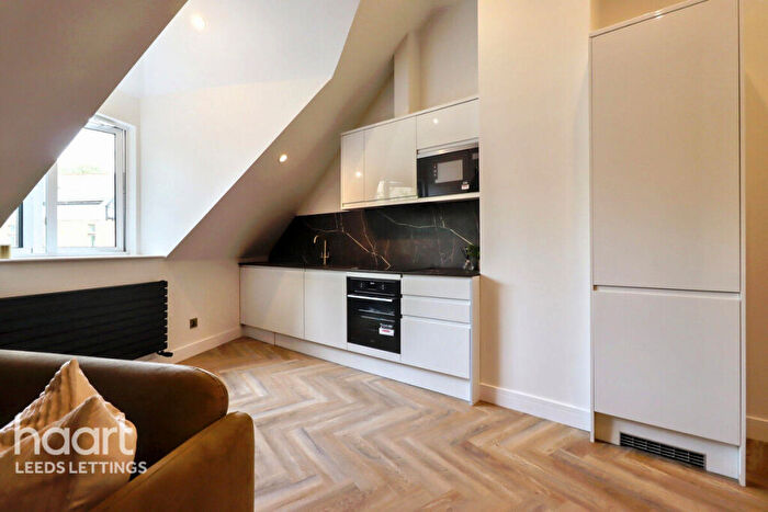 1 Bedroom Apartment To Rent In North Lane, Leeds, LS6