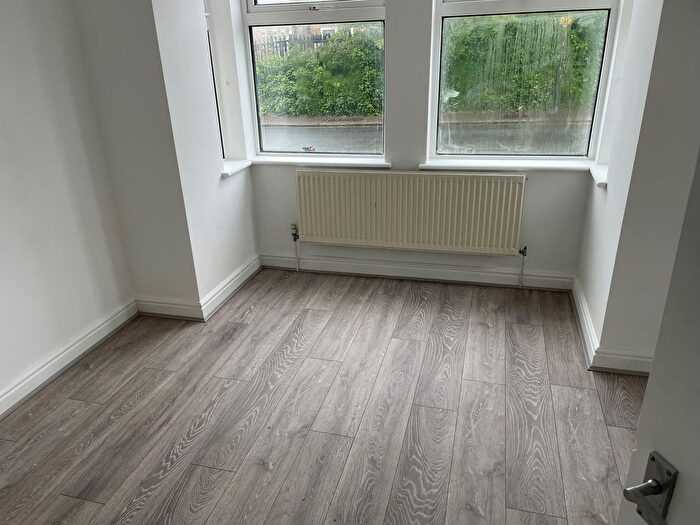 4 Bedroom Semi-Detached House To Rent In North Road, Westcliff-On-Sea, SS0