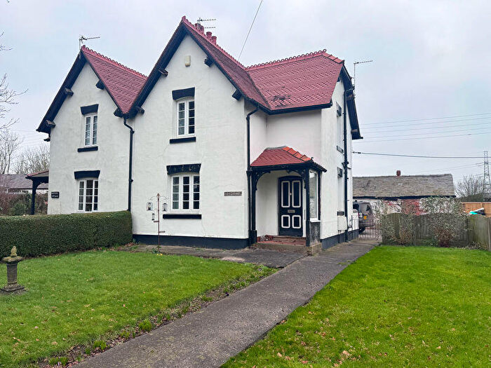 2 Bedroom Semi Detached House For Sale In Picturesque Semi Detached Property - Hoe Cottage, Thistleton Road, Preston, PR4