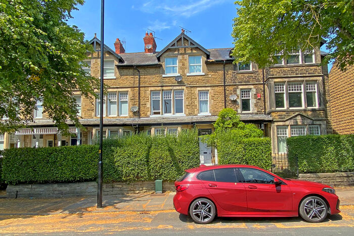 2 Bedroom Apartment To Rent In Dragon Parade, Harrogate, HG1