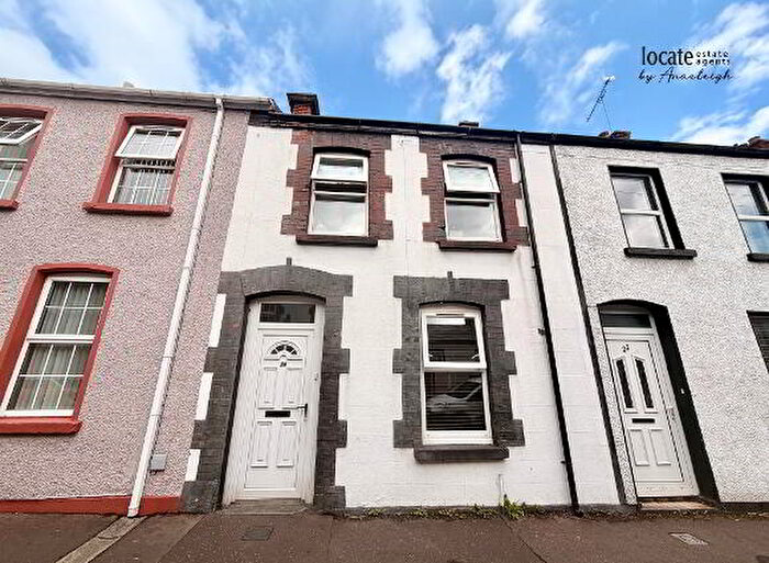 3 Bedroom Mid Terraced House For Sale In Lower Nassau Street, Derry, BT48