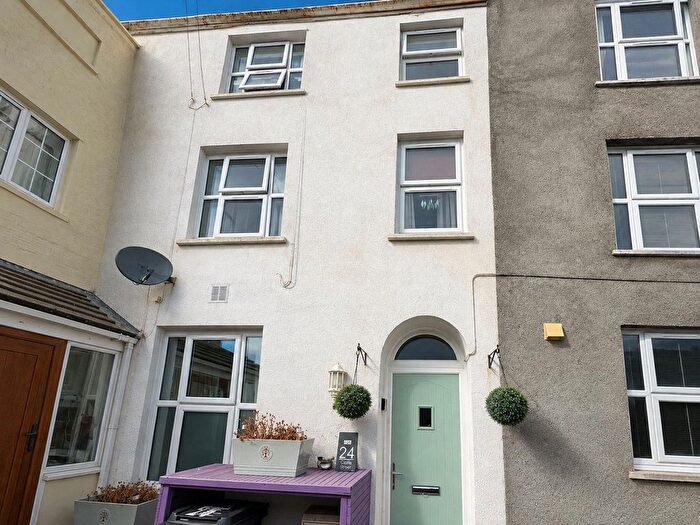 3 Bedroom Terraced House For Sale In Castle Street, Bodmin, Cornwall, PL31
