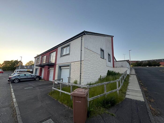 3 Bedroom Flat For Sale In Stewart Street, Dundee, DD2