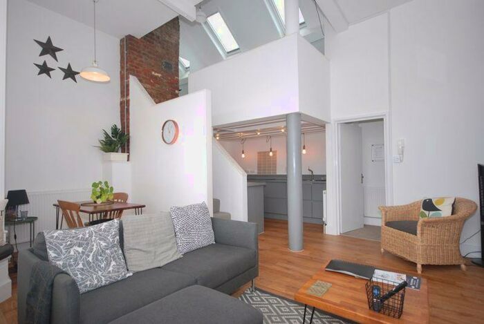 1 Bedroom Apartment To Rent In Woodcock Street, Castle Cary, BA7