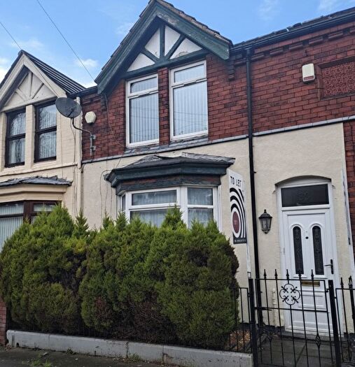 3 Bedroom Terraced House To Rent In Bed House In Chapel Avenue, L9