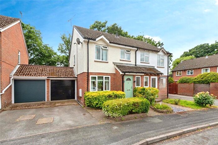 3 Bedroom Semi-Detached House For Sale In Torridge Gardens, Southampton, Hampshire, SO18