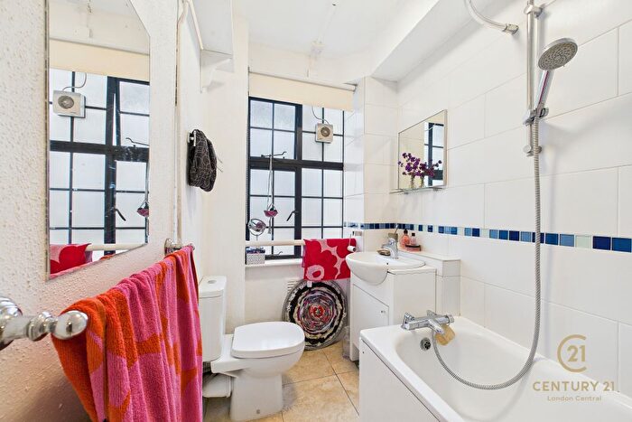 Studio For Sale In Harleyford Court, Harleyford Road, London, SE11