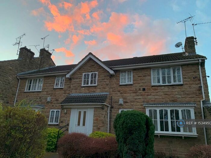 2 Bedroom Flat To Rent In Stonefield, Scarcroft, LS14