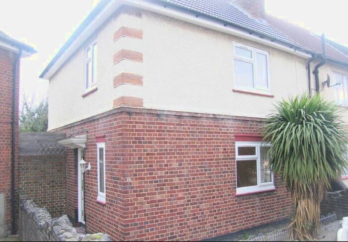 3 Bedroom Semi-Detached House To Rent In Jenkins Road, London, E13