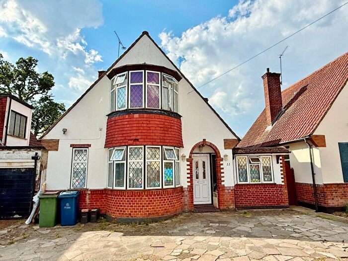 3 Bedroom Detached House For Sale In Wynlie Gardens, Pinner, HA5